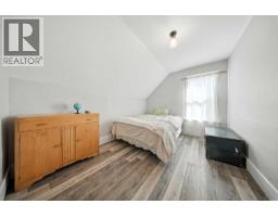 Living room - 4540 52 Street, Red Deer, AB T4N2C3 Photo 5