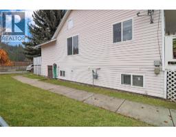Kitchen - 359 Waterfront Avenue, Princeton, BC V0X1W0 Photo 3