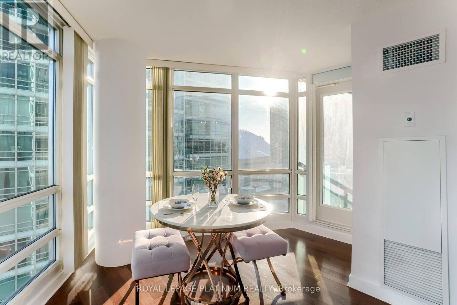 2309 397 Front Street W