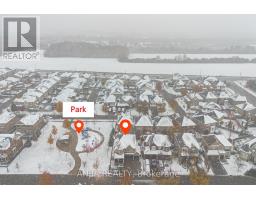 Family room - 70 Fairlee Circle, Whitchurchstouffville, ON L4A0V3 Photo 3