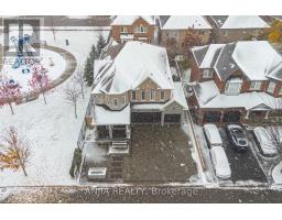 Bedroom 2 - 70 Fairlee Circle, Whitchurchstouffville, ON L4A0V3 Photo 5