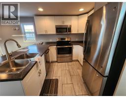 Kitchen - 48 Regency Drive, Chatham, ON N7L4E9 Photo 4