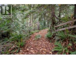 4976 Sooke Rd, Metchosin, BC V9C4C1 Photo 3