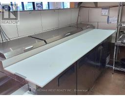 3 18279 Yonge Street, East Gwillimbury, ON L9N0A2 Photo 4