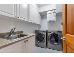 15364 Victoria Avenue Street, White Rock, BC V4B1H2 Photo 4