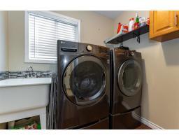 Kitchen - 7324 Prasmount Place Agassiz, Agassiz, BC V0M1A0 Photo 2