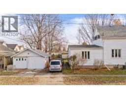 Bedroom - 120 Hiram Street, Wallaceburg, ON N8A2R7 Photo 4