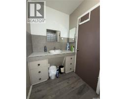 Kitchen - 301 2nd Street, Craik, SK S0G0V0 Photo 3