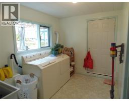 Hobby room - 3304 8th Avenue, Castlegar, BC V1N2Y4 Photo 5