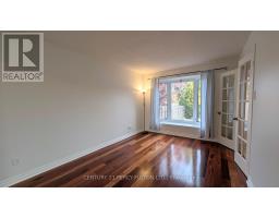 Living room - 1339 Quinpool Court, Mississauga, ON L5C4J3 Photo 5