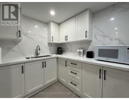 Bedroom 2 - 4327 Burnaby Court, Mississauga, ON L4W3W7 Photo 5