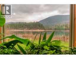 Partial ensuite bathroom - 810 A 16th Avenue, Genelle, BC V0G1G0 Photo 4