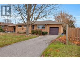 Laundry room - 4 Jupiter Avenue, Chatham, ON N7M4C5 Photo 3