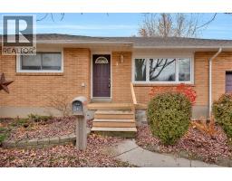 Recreation room - 4 Jupiter Avenue, Chatham, ON N7M4C5 Photo 4