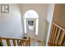 Kitchen - 63 Fernbrook Drive, Wasaga Beach, ON L9Z1G4 Photo 5