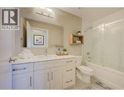 Eat in kitchen - 60 Charles Street W Unit 2210, Kitchener, ON N2G0C9 Photo 2