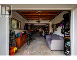 Living room - 697 Macdonald Drive, Gananoque, ON K7G3C4 Photo 5