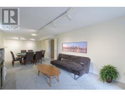 Mud room - 62 Devlin Place, Aurora, ON L4G5W8 Photo 4