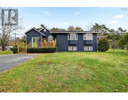 Living room - 643 Highway 1, Mount Uniacke, NS B0N1Z0 Photo 4