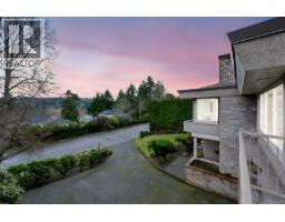 Laundry room - 4335 Emily Carr Dr, Saanich, BC V8X5E4 Photo 2