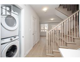 Kitchen - 5893 Saigon Street, Mississauga, ON L5V2V9 Photo 4