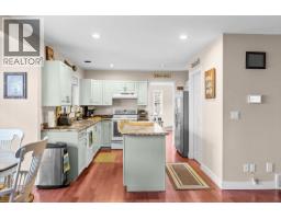 Bedroom - 4210 6th Avenue, Peachland, BC V0H1X5 Photo 3