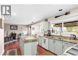 5pc Ensuite bath - 4210 6th Avenue, Peachland, BC V0H1X5 Photo 5