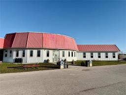 373 North Front Drive, Steinbach, MB R5G1P2 Photo 4