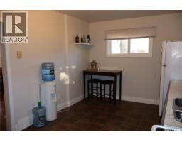 Den - 203 5th Avenue W, Assiniboia, SK S0H0B0 Photo 5