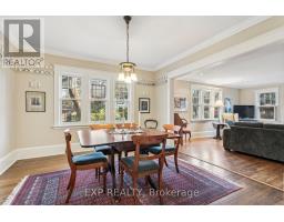 Foyer - 289 Spruce Street, Oakville, ON L6J2G8 Photo 5