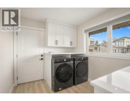 Foyer - 10 Cameron Court, Lacombe, AB T4L0K3 Photo 5