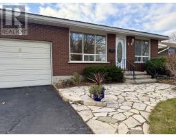 Bathroom - 6 Burdock Boulevard, Brantford, ON N3R6B6 Photo 2