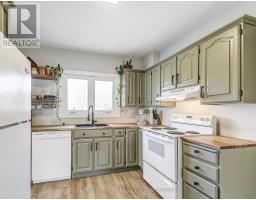 Living room - 48 Wilton Avenue, Welland, ON L3C1Z9 Photo 3