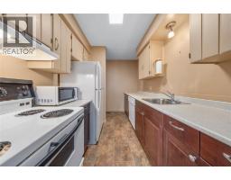 Laundry room - 518 Oozloffsky Street, Petrolia, ON N0N1R0 Photo 3