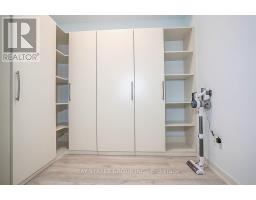 Kitchen - 428 555 William Graham Drive, Aurora, ON L4G3H9 Photo 3