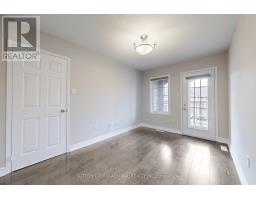 Kitchen - 106 Big Hill Crescent, Vaughan, ON L6A4K7 Photo 2