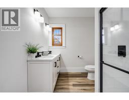 1639 Elgin Road, Image 3