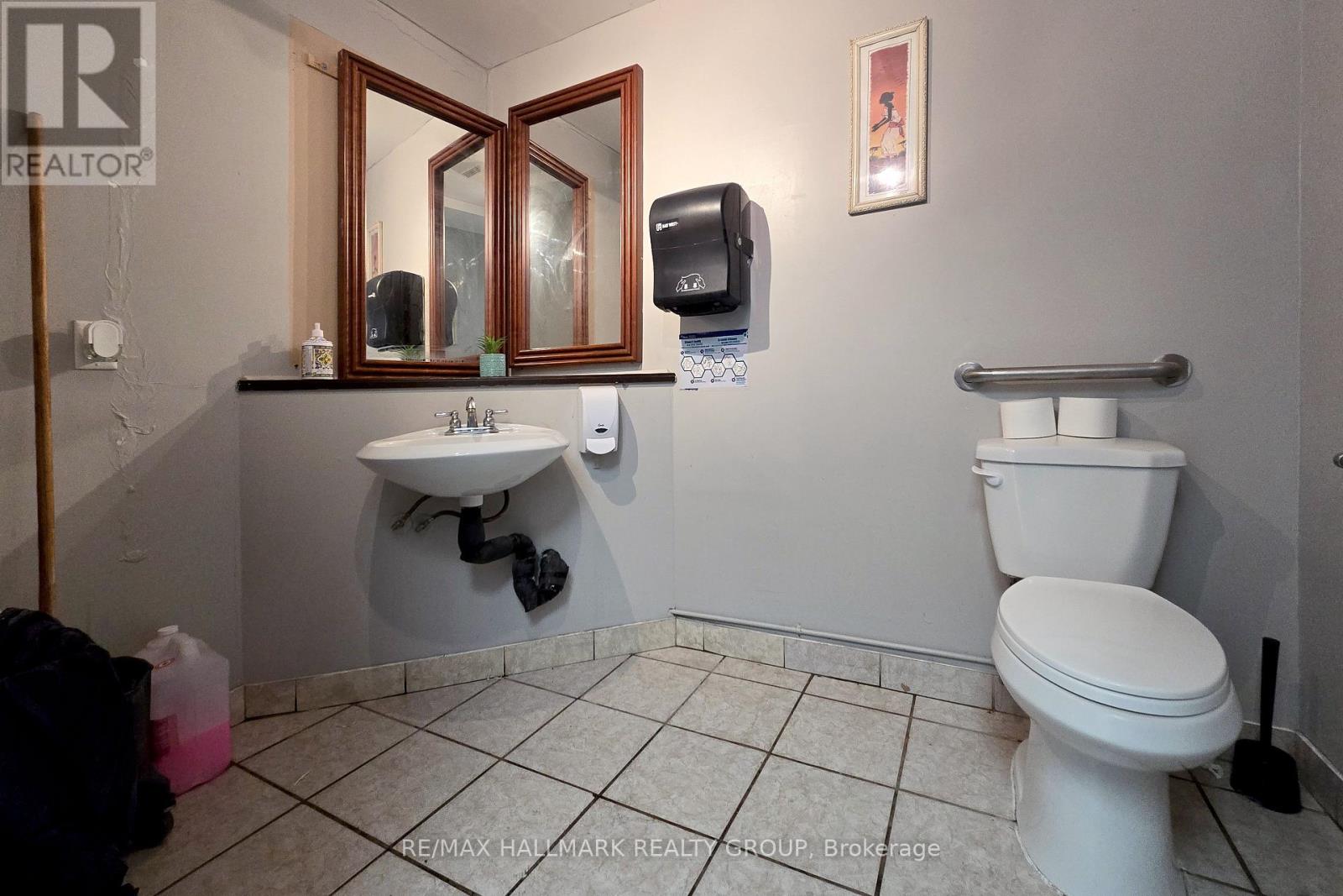 101 103 2019 Bank Street