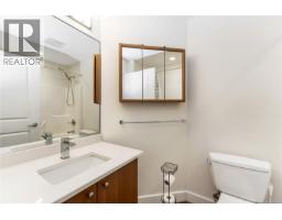 Bedroom - 203 D 1115 Craigflower Rd, Esquimalt, BC V9A7R1 Photo 4