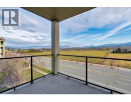 Kitchen - 3739 Casorso Road Unit 313, Kelowna, BC V1W5E8 Photo 3