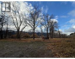 Primary Bedroom - 1100 Nicola Avenue, Merritt, BC V1K1K6 Photo 3