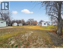 Living room - 152 162 3rd Avenue W, Central Butte, SK S0H0T0 Photo 2