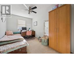 Bathroom - 33 124 Gosling Gardens, Guelph, ON N1G5K6 Photo 2