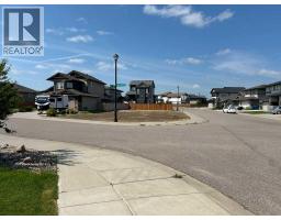 14 Canyon Estates Lane W, Lethbridge, AB T1K5W7 Photo 4