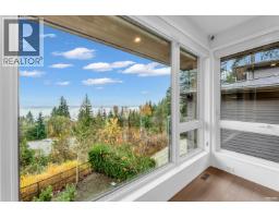 3018 Burfield Place, West Vancouver, BC V7S0A9 Photo 2