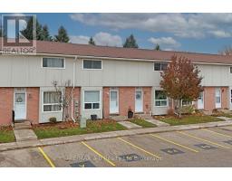 Bathroom - 3 388 Springbank Avenue N, Woodstock, ON N4T1L4 Photo 3