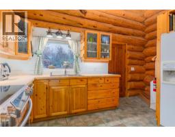 Library - 2266 Fifth Avenue, Rossland, BC V0G1Y0 Photo 5