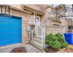 Kitchen - 15 Bowler Street, Aurora, ON L4G7J2 Photo 3