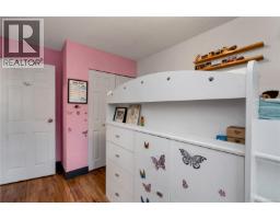 Primary Bedroom - 105 824 Island Hwy S, Campbell River, BC V9W1A8 Photo 3