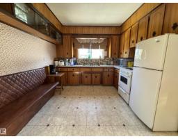 Family room - 4725 54 A Av, Vegreville, AB T9C1G2 Photo 3